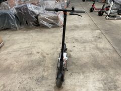 Segway Ninebot F30 Electric Scooter 5177214 - 3