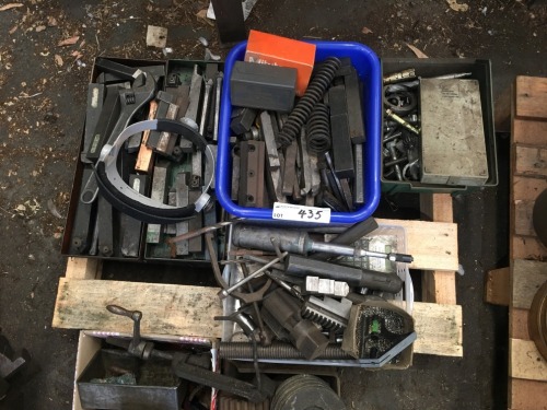 Quantity Assorted Cutting Tools, Hand Tools etc, 5 Assorted Drill Chucks and Drill Keys, 3 Assorted 3 and 4 Jaw Chucks and 3 Assorted Full Cans/Drums Gear Oil and Oil Can
