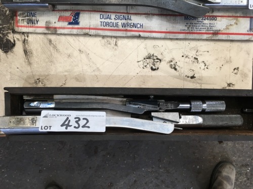 2 Assorted Torque Wrenches