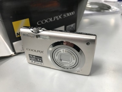 DNL Nikon Coolpix S3000 Digital Camera, 12.0 Mega Pixels, 2.7" LCD Screen, 4x Wide Zoom Silver
