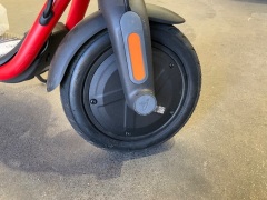 Segway Ninebot D28E Electric Scooter 5467074 - 10