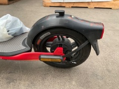 Segway Ninebot D28E Electric Scooter 5467074 - 8