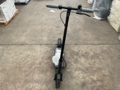 Segway Ninebot D28E Electric Scooter 5467074 - 6