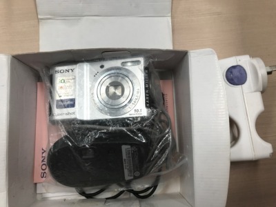 DNL Sony Cyber-Shot DSC-S1900 Digital Camera, 2.5" LCD Screen, 10.1 Mega Pixels, 3 x Optical Zoom
