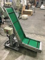 Motorised Elevating Slat Belt Conveyor (green)