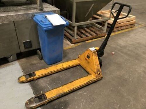 Hydraulic pallet jack