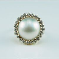 (DO NOT LOT) 18ct yellow gold Mabe pearl & diamond set ring
