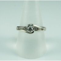 (DO NOT LOT) 9ct white gold diamond set engagement ring