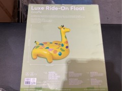 Sunnylife Luxe Ride On Float Giraffe and Carry All Bag Kasbah Green - 6
