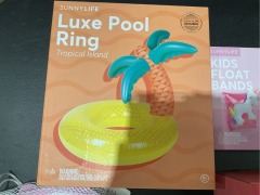 1 x Luxe Pool Ring Tropical Island
1 x Kids Float Bands Unicorn
1 x Kids Beach Bats
1 x Electric Air Pump - 3