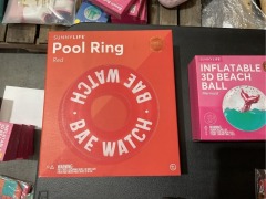 1 x Pool Ring Red 
1 x Inflatable 3D Beach Ball Mermaid 
1 x Travel 4 in a Row Super Fly 
1 x Beach Kit Kasbah 
1 x Cosmetic Bag Islabomba - 3