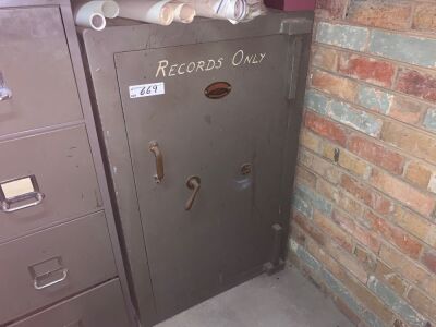 Heavy Duty Steel Framed Single Door Fireprove Safe Approx 1200mm x 900mm x 900mm