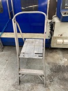 Bailey Industrial Alloy Platform Ladder - 2