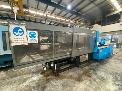 2013 Borsche BS320-III Plastic Injection Moulding Machine