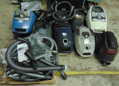 Bulk Lot Floor Vacuum Cleaners & Steam Mops - Miscelleanous Brands / Incomplete