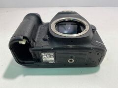One Canon Camera EOS 5D MarkIII , Parts only. - 3
