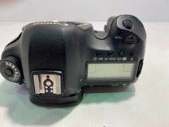 One Canon Camera EOS 5D MarkIII , Parts only. - 4