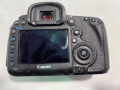 One Canon Camera EOS 5D MarkIII , Parts only. - 2