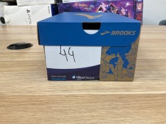 Brooks Dyad 11 (D Wide) Womens, Size 4.5(UK), Grey / White/ Blue 1203121D065-065 - 2