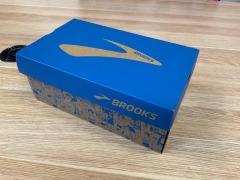 Brooks Dyad 11 (D Wide) Womens, Size 4.5(UK), Grey / White/ Blue 1203121D065-065 - 5