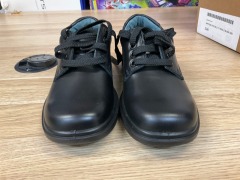 Clarks Daytona Junior Boys School Shoes, Size 2(UK), Black 138108-028-E-020 - 2