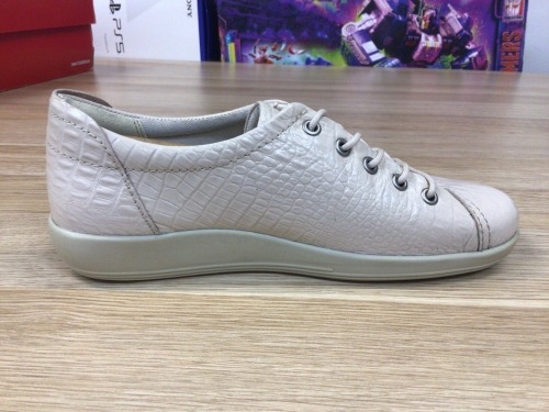 ECCO Soft 2.0 Sneaker Womens, Size 6.5(UK), Limestone