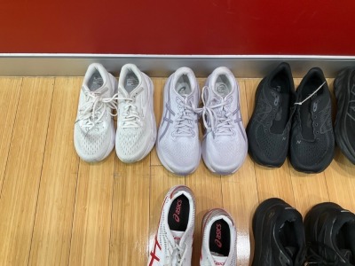 Bundle Of Assorted Used And Or Damaged Shoes