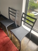 Quantity of 8 Plastic Chairs - 2