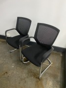 Quantity of 4 Visitors Chairs - 2