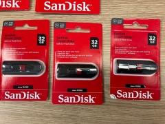 Bundle of 11 x Assorted Sandisk USB sticks - 7