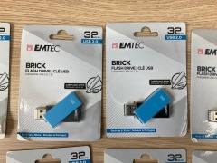 Bundle of 15 x Assorted Sandisk and Emtec Brick USBs - 2