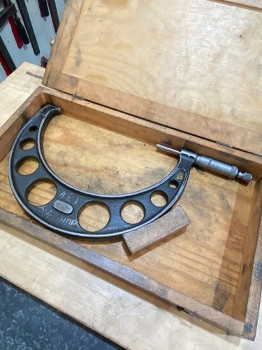 Mitutoyo 7"/8" Outside Micrometer