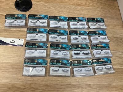 Bundle of 15 x Ardell Natural Lashes
