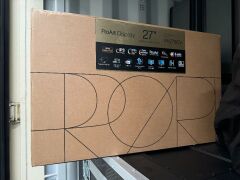 ROE Black Onyx Panel Virtual Production Screen & Accessories - 4