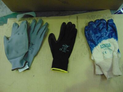Box of assorted PPE gloves