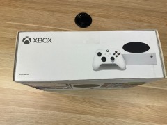 Xbox Series S 512GB Console Starter Bundle - 4