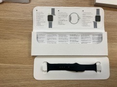 Apple Watch SE (Gen 2) 44mm Midnight S/M GPS + Cellular - 3