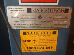 Safetech 2000Kg Pallet Inverter With Fencing - 3