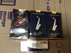 2 x Alto Saxophone Reeds - Vandoren Traditional - Strength #3 - 10 Pack &amp; 1 x Alto Saxophone Reeds - Vandoren jaZZ - Strength #2 - 10 Pack - 2