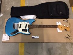 Vintera 60s Mustang, Pau Ferro Fingerboard, Lake Placid Blue - 2