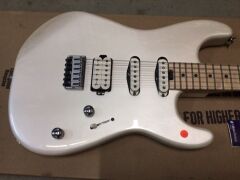 Charvel Pro-Mod San Dimas; Style 1 HSS HT M, Platinum Pearl - 3