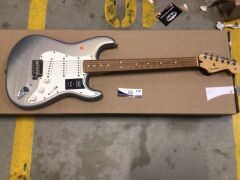 Fender Player Stratocaster Pau Ferro Fingerboard Silver - 2