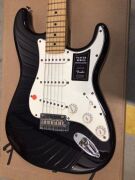 Fender Player Stratocaster, Maple Fingerboard in Black - 3