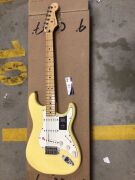 Fender Player Stratocaster, Maple Fingerboard in Buttercream - 2