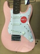 Squier - Mini Stratocaster; - Laurel Fingerboard - Shell Pink - 3