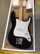 Fender x Loog Stratocaster 3-String Electric Guitar, Black - 3