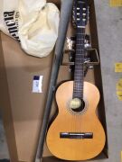 Valencia 200 Series 'Hybrid' Thin Neck Classical Guitar - 2