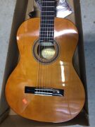 Valencia 100 Series Classical Guitar - 3