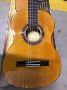 Valencia 100 Series Classical Guitar - 3