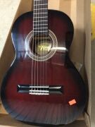 Valencia 100 Series Classical Guitar - 3